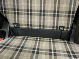 ◆ISOFIX◆シートベルトいらずでチャイルドシートと固定金具を連結するだけでがっちり固定できます。