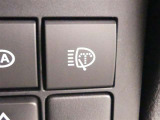 ヘッドライトの汚れをウォッシャーの力で洗浄するヘッドライトウォッシャー装備です。