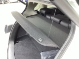 トノカバー付き。荷室のプライバシーを守ってくれます。見た目もスッキリ、防犯性も高まります。