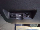 ETC車載器が付いております。高速乗り入れが便利になります。