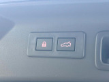 【パワーバックドア】スマートキーや運転席のボタンを押すだけでリアゲートが自動で開閉します!荷物を持っている時や、高い位置にあるバックドアを閉める際に便利な機能です♪