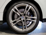 BMW純正アルミホイールです。納車時にはアルミホイールコーティングも承っております!是非ご検討下さいませ。