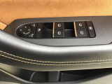 パワーウインド・電動格納付きドアミラースイッチは、ドアに集中☆