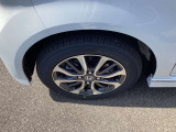 ☆お車についた傷やヘコミ、事故の修理もハヤシにお任せください。自社鈑金工場で修理ができますの安心です☆