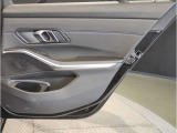 車の乗り降りの際に必ず触るドアハンドルです。使用感が気になる方はお気軽にお申し付けくださいませ。