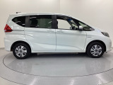 自社整備工場で点検整備をおこなってからお渡ししています。車検が残っている場合は『12ヶ月点検整備』を、車検整備付きの場合は『車検整備』をおこないます。整備費用は車両本体価格に含まれています。