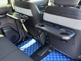[パーソナルテーブル]運転席と助手席のシートバックに折り畳み式のテーブル♪ドライブを楽しくします☆