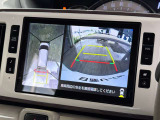 全周囲カメラ搭載で駐車も楽々!上空から見下ろしたような映像で周りを確認できるため、狭い場所での運転や駐車が苦手な方も安心です。