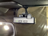 【別途SDカードの購入が必要です。また社外品は保証対象外となります。】運転中の映像・音声などを記録して、交通事故やトラブルが起きた時の正確な状況把握に役立つドライブレコーダーが装着されています。