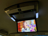 【フリップダウンモニター】付き☆後部座席に座りながら大画面でTVやDVDをお楽しみいただけます♪