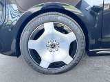 19インチアルミホイール(R19)・AIRMATICサスペンション