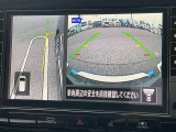 【アラウンドビューモニター】車両周辺をモニターで確認できて、駐車が苦手な人でもスムーズに駐車できます