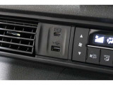 スマートフォンなどの音楽再生が可能なUSB接続ジャック装備車両です♪♪♪