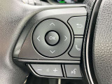 ステアリングスイッチ付き。前方から目を離すことなく操作することが可能です。