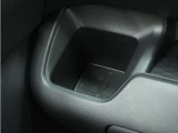 ◆ドリンクホルダー◆手の届きやすい場所にドリンクホルダーがあり、とても便利です。