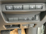 両側ハンズフリーオートスライドドアついています。足をかざすだけでドアが開けれます