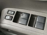 パワーウインドウスイッチです。運転席はオート機能付きです。