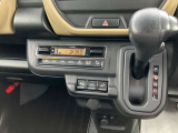 フルオートエアコンで車内の温度管理もバッチリ♪シートヒーターも付いてます。
