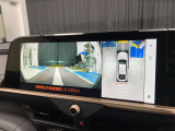 フロントカメラは運転席よりも前の視界を確保することで事前に危険を予知し、事故や衝突を防ぎます。
