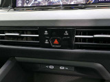 2ゾーンフルオートエアコン。運転席/助手席独立調整可能