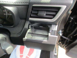 運転席側ドリンク収納です