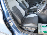 【運転席シート状態】 厳しい仕入れ基準をクリアした弊社の認定中古車ですが、よりご満足いただくために入庫後に専門スタッフによるクリーニングを行っております。実車確認が困難な遠方の方も安心してお選び下さい