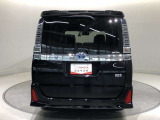 「バックフォルム」です。トランク・ラゲッジスペースには、多くの荷物を入れることが可能です。