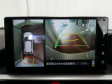 バックガイドモニターで、後方を確認しながら安心して駐車することができます。運転初心者も熟練者も必須の機能ですよ!