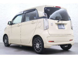 このお車はホンダ純正光脱臭・抗菌加工を納車前に致します。光触媒消臭は光触媒と銀イオンにより消臭とウイルス除菌や抗菌効果のダブル効果で車内を快適に保ちます。