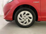タイヤサイズは 185/60 R15 です。