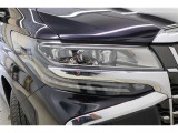 ■LEDライト■ 発光効率が非常に高い為、バッテリーに優しいのが特徴!見た目もシャープでおしゃれと、デザイン面でも人気の高いLEDヘッドライトです!