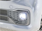 ◆フォグライト◆ 霧などの悪天候時、自車の位置を示すとともに前方や路肩が見えずらい時、近い位置をワイドに照らしてくれます