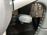 クルーズコントロールスイッチです。希望の車速を設定することでアクセルペダルの操作をしなくても一定速度で走行してくれるので長距離ドライブには欠かせない装備ですよ。