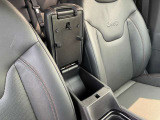 最新鋭の自社整備工場にて、車検・点検は勿論の事、あらゆるご要望にお応えすべく輸入車ディーラーならではの最新のコンピューターシステムとベテランの整備士がバックUP!