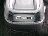 充電用USBジャック(急速充電対応タイプ2個付)