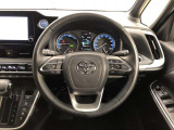ハンドルは車を運転する上で、ずっと握っている重要なパーツです。手にフィットする物がいいですよね♪