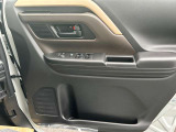 ☆お車についた傷やヘコミ、事故の修理もハヤシにお任せください。自社鈑金工場で修理ができますの安心です☆