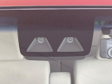 【スマートアシスト】走行中に前方の車両等を認識し、衝突しそうな時は警報とブレーキで衝突回避と被害軽減をアシスト。より安全にドライブをお楽しみいただけます。