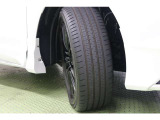 タイヤサイズ 225/55R19。