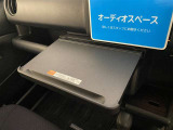収納可能なデスクもついています!
