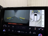 車両を上から見た様に表示するパノラミックビューモニターを装備しています