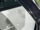 ブラインドスポットモニター ドライバーの死角に他の車を検知すると、ドアミラーの小さな警告灯が点灯。安全に車線を変更できます。ステアリングホイールを制御して衝突を回避するアシストをします。