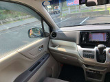 ☆内外装クリーニング☆車の隅々まで徹底的にクリーニングを行っておりますので内外装ともに綺麗な状態でご納車いたします!