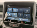 ☆純正8インチディスプレイオーディオ☆FM/AM、BluetoothAudioはもちろんAppleCarPlay、AndroidAutoにも対応!!