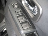 ◆パワーウィンドウスイッチ◆運転席から全席の窓の開閉操作を行うことが出来いつでも換気ができます!