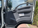 ☆クルマ買ったらエンジンオイル無料のテクノオートリアルです。納車時より走行距離4000キロ又は6ヶ月に一回のペースでご来店していただければ、エンジンオイル交換が無料です!工賃・オイル代金が0円!