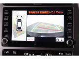 車両を上から見たような映像表示するパノラミックビューモニター付き!