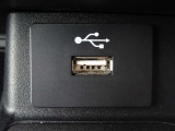 【USB電源ソケット】走行中にスマホやタブレットなどを充電することができて便利です♪