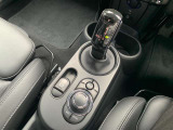 車両の詳細、ご質問につきましては、弊社営業スタッフまでお気軽にご連絡下さいませ。遠方のお客様には実車の詳細画像送信も承ります。