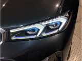 BMWでは古くから4つのリングが伝統のヘッドライトで御座います。
